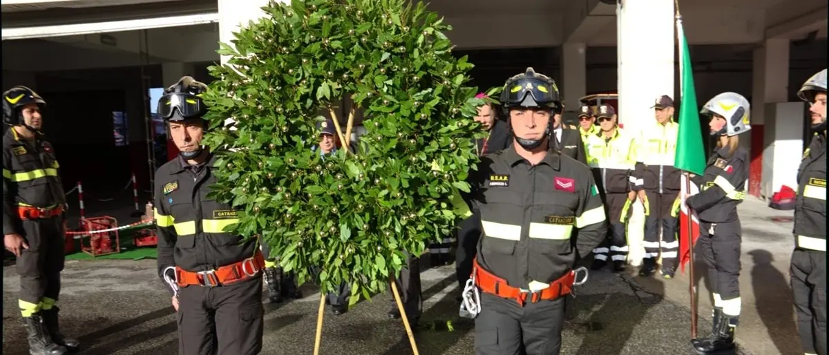 A Catanzaro celebrata Santa Barbara, la patrona dei vigili del fuoco: un ricordo commosso per i colleghi deceduti