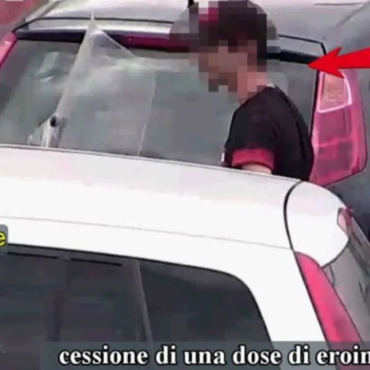 Tre dosi al prezzo di due, droga in sconto nel Catanese: 26 misure cautelari, blitz anche a Cosenza