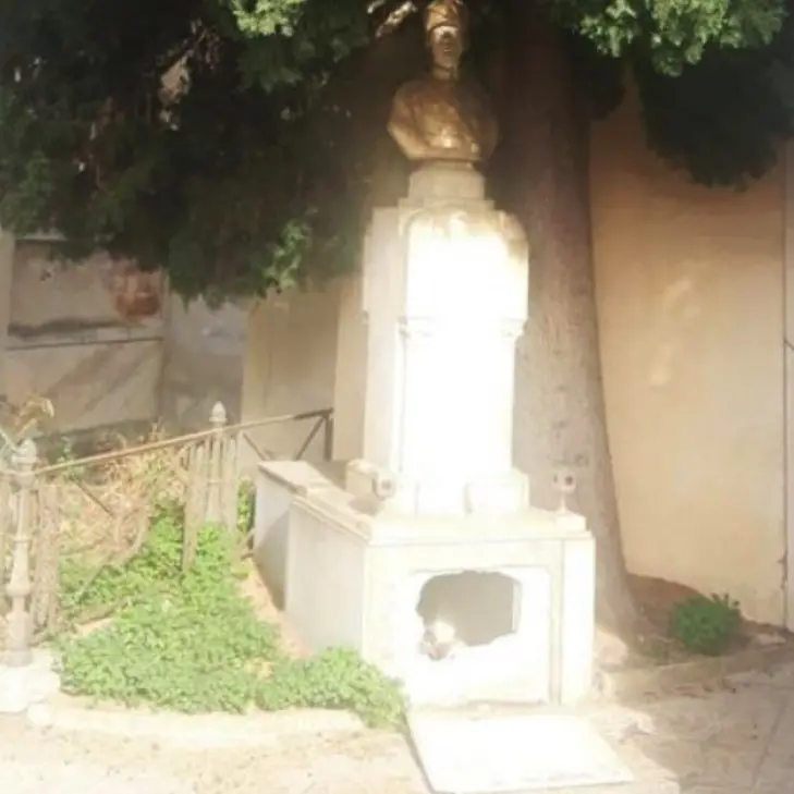 Reggio Calabria, profanata la tomba del tenente Panella