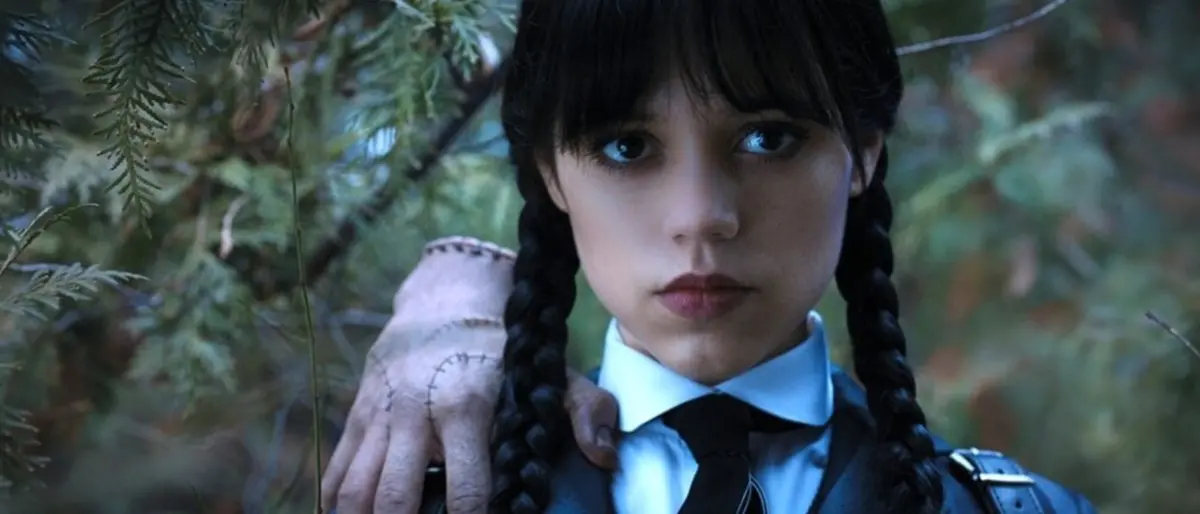 Mercoledì, la svolta teen di Tim Burton che rinnega le sue origini e uccide il mito degli Addams