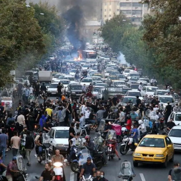 Iran, eseguita la prima condanna a morte di un manifestante: le proteste Human rights