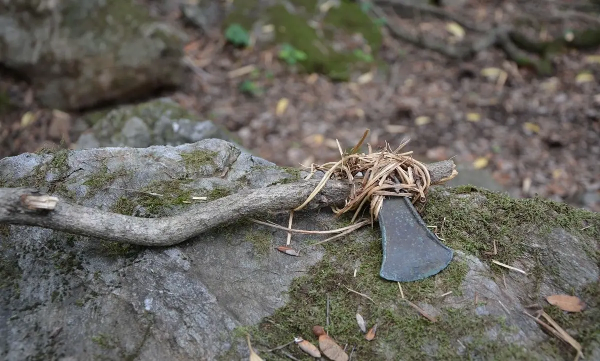 Straordinaria scoperta in Aspromonte: trovata un’ascia preistorica risalente all’età del bronzo