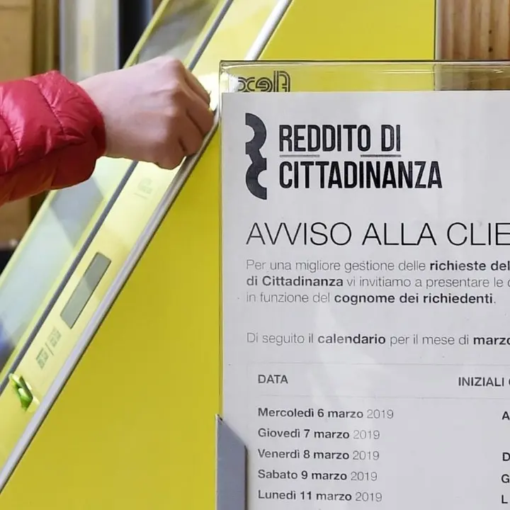 Reddito di cittadinanza, Inps rafforza i controlli: respinte 240mila domande nei primi dieci mesi del 2022