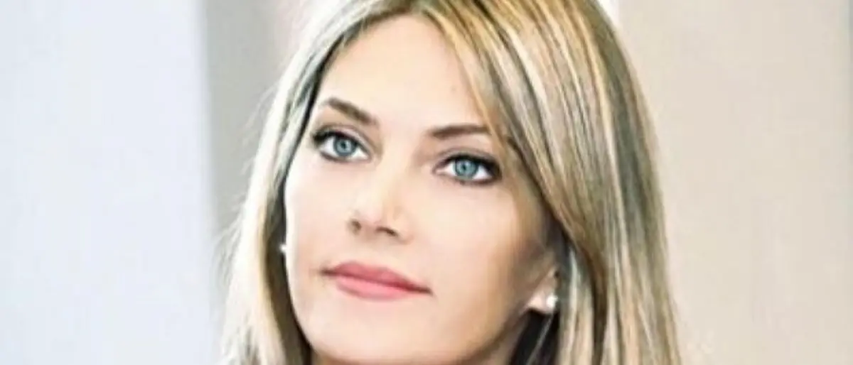 Corruzione, sacchi di banconote nella casa dell’eurodeputata Eva Kalili: arrestata