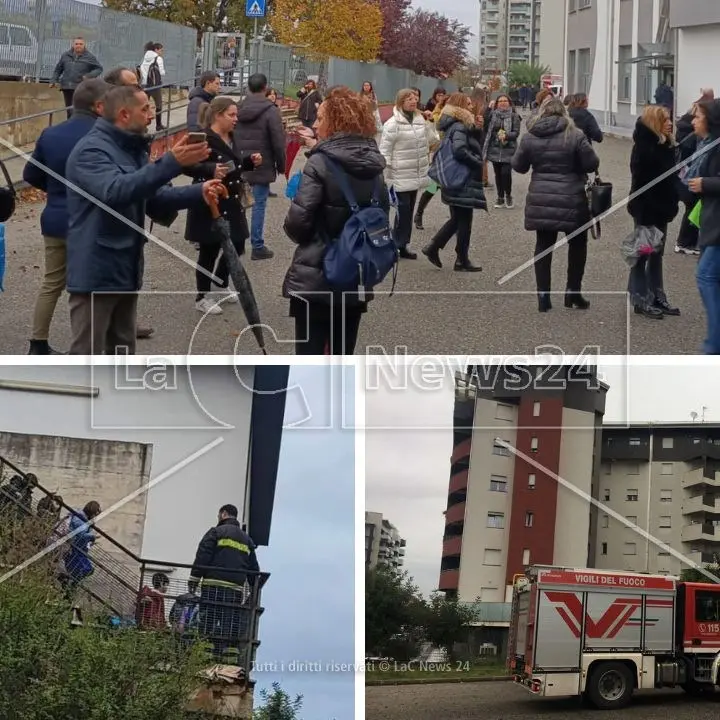 Rende, odore di gas nelle aule e nei corridoi: evacuata di nuovo la scuola elementare Stancati