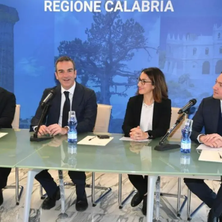 Promozione delle piccole e medie imprese calabresi: la Regione sigla un accordo con il colosso Amazon