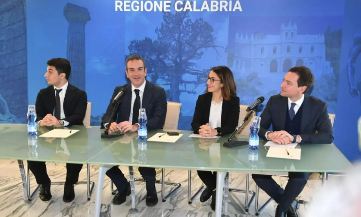 Promozione delle piccole e medie imprese calabresi: la Regione sigla un accordo con il colosso Amazon