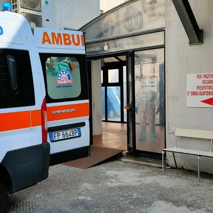 Carenza di personale del 118, il medico replica ad Occhiuto: «Insignificante indennità di 10 euro»