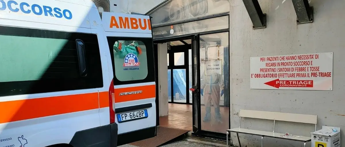 Carenza di personale del 118, il medico replica ad Occhiuto: «Insignificante indennità di 10 euro»