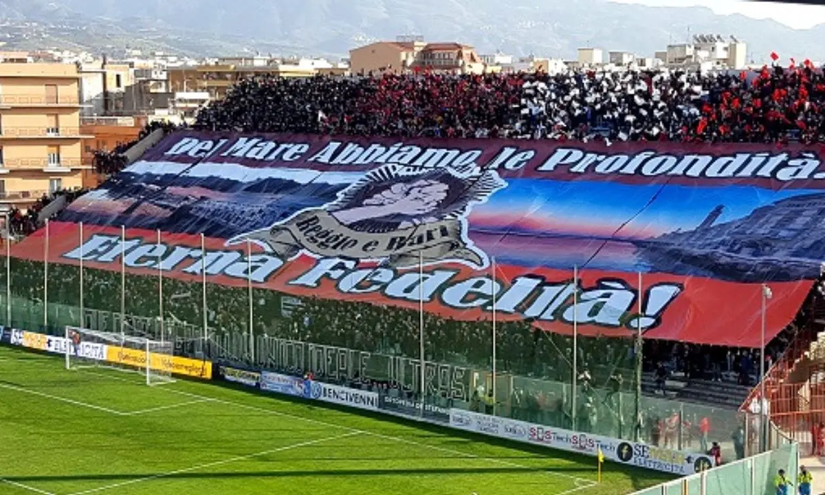 Reggina-Bari, sabato al Granillo torna il gemellaggio: sarà spettacolo anche sugli spalti