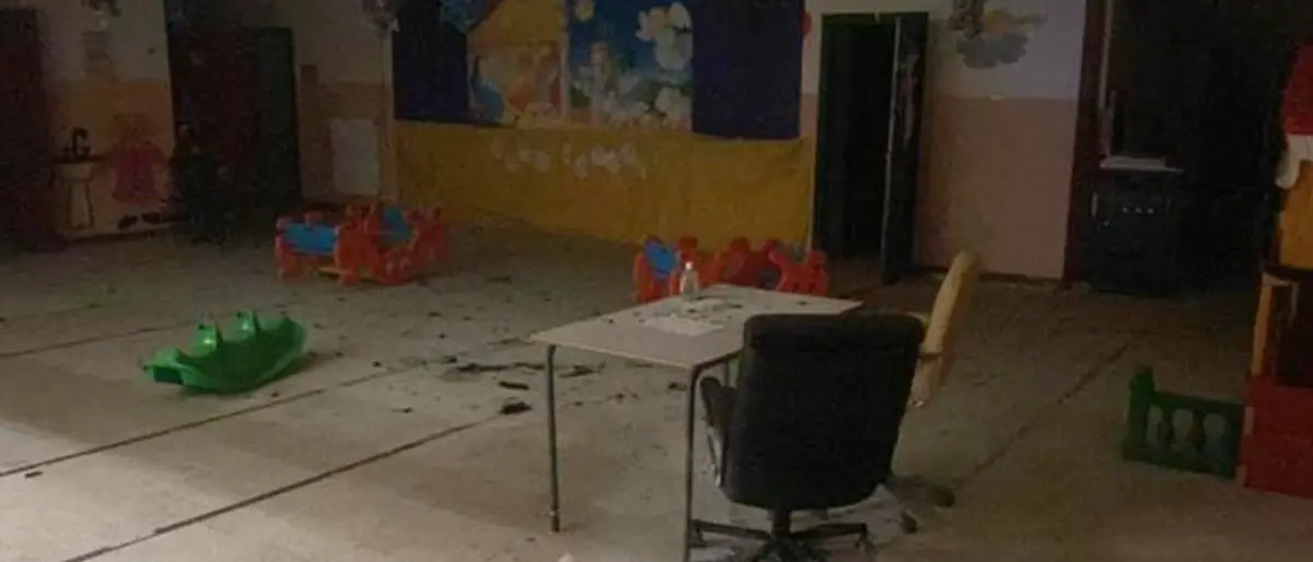 Isola Capo Rizzuto, ignoti entrano di notte in una scuola e tentano di appiccare il fuoco