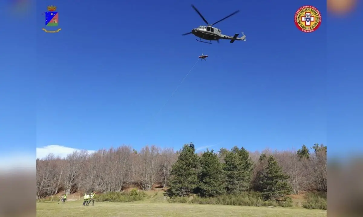 A Celico simulato il recupero di un ferito in elicottero: l’esercitazione di Soccorso alpino ed Esercito