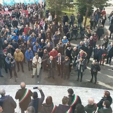 Castrovillari, in piazza per la difesa del diritto alla salute: «Maggiore dignità ai livelli essenziali di assistenza»
