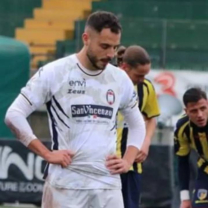 Tris di Gomez e 3 punti al Crotone: i pitagorici non mollano e battono 3-2 il Giugliano