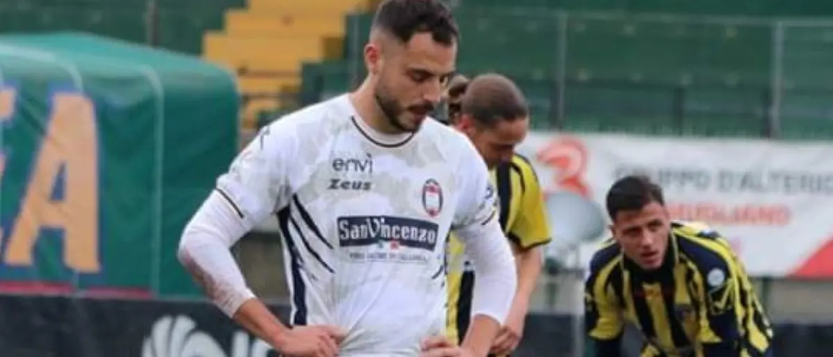 Tris di Gomez e 3 punti al Crotone: i pitagorici non mollano e battono 3-2 il Giugliano