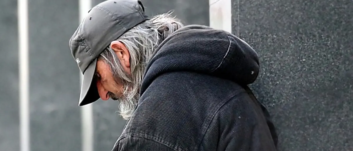 Bologna, trovato morto su una panchina senzatetto 75enne: era originario di Crotone