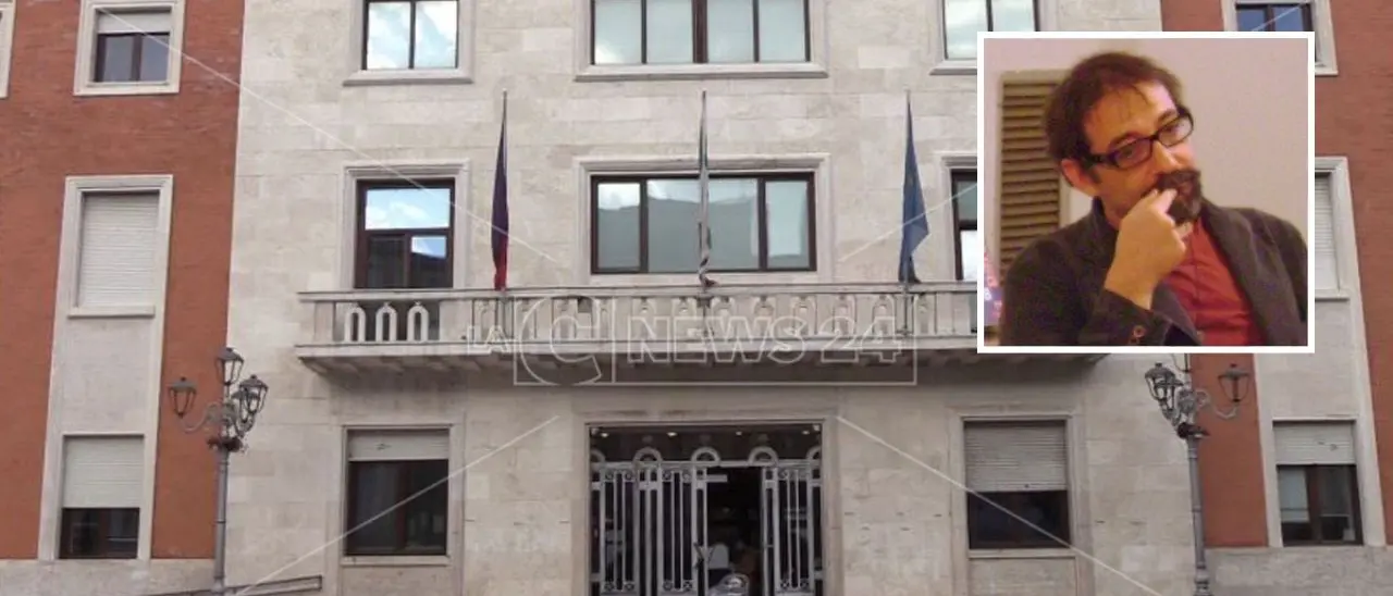 «Referendum dei russi? È come se la ‘ndrangheta lo gestisse a Crotone», il Comune querela lo scrittore Trevi