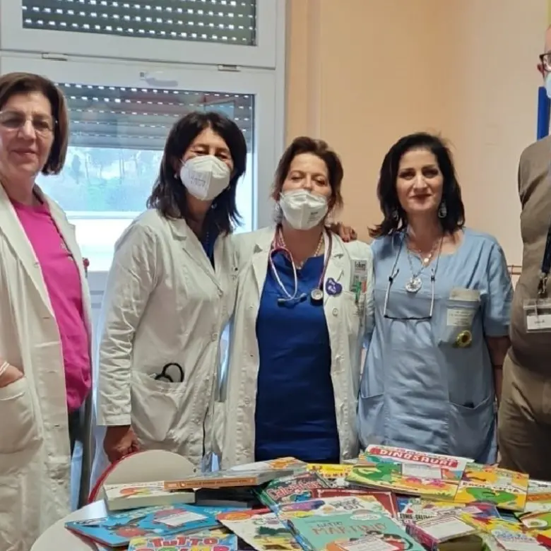 All’ospedale di Crotone donati oltre 700 libri: arricchiranno la biblioteca allestita in Pediatria