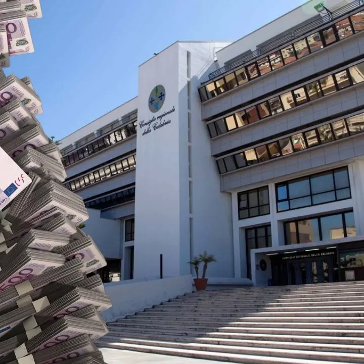 Non solo vitalizi, agli ex consiglieri anche 240mila euro per la loro associazione che si batte per… i vitalizi