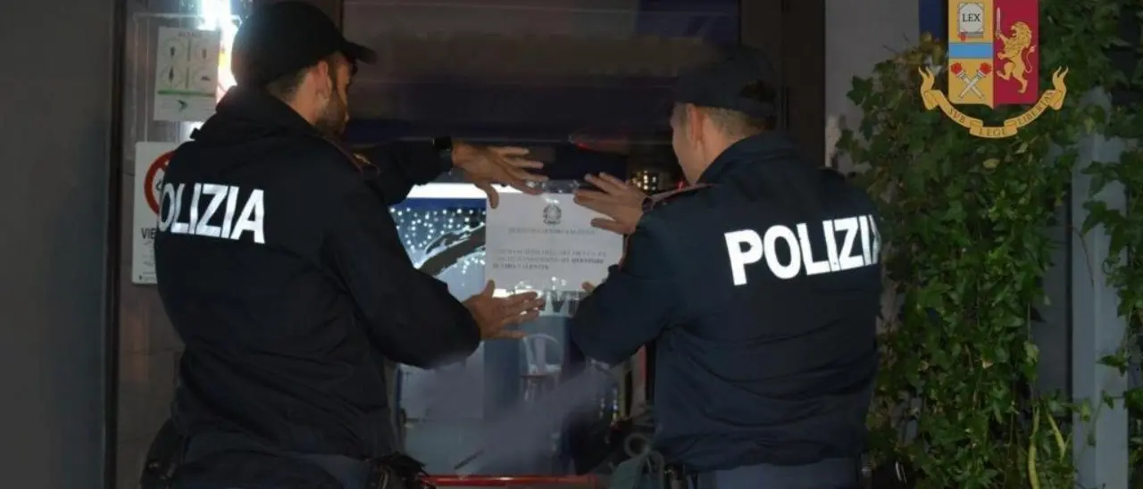 Vibo, locale frequentato da pregiudicati riapre nonostante la sospensione della licenza: denunciati i titolari