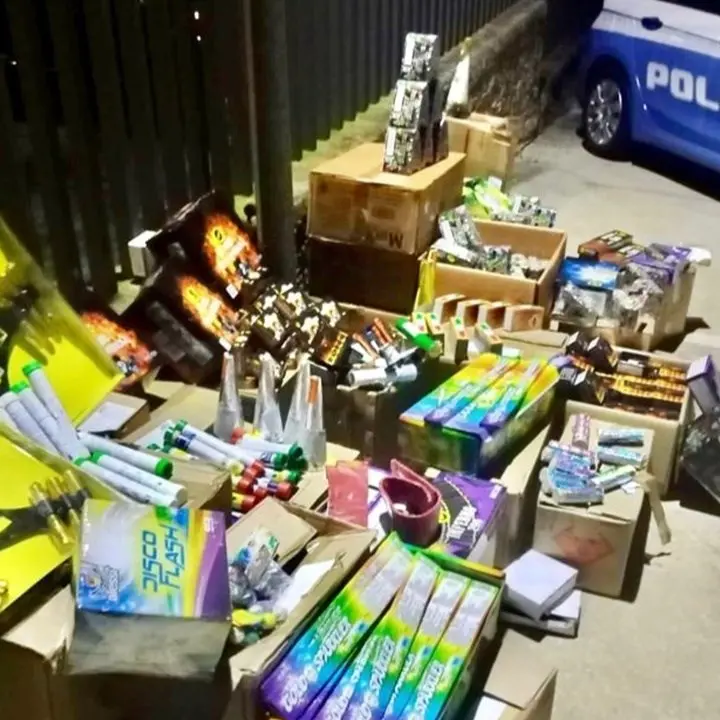 Sequestrati oltre 100 chili di fuochi d’artificio illegali nel Vibonese, tre denunce