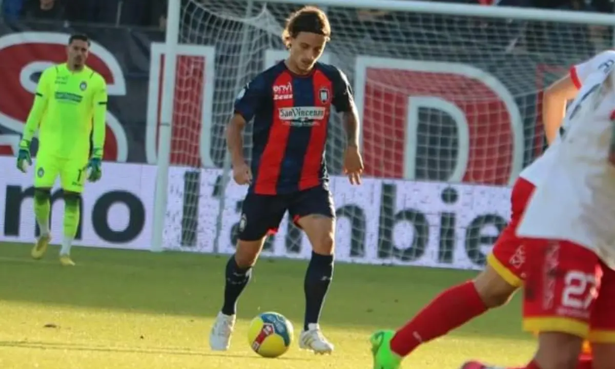 Il Crotone chiude il 2022 con una vittoria allo Scida, Messina battuto 1-0