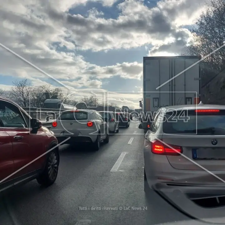 A2, il miracolo di Natale che non c’è: l’esodo da incubo tra i cantieri infiniti dell’autostrada calabrese