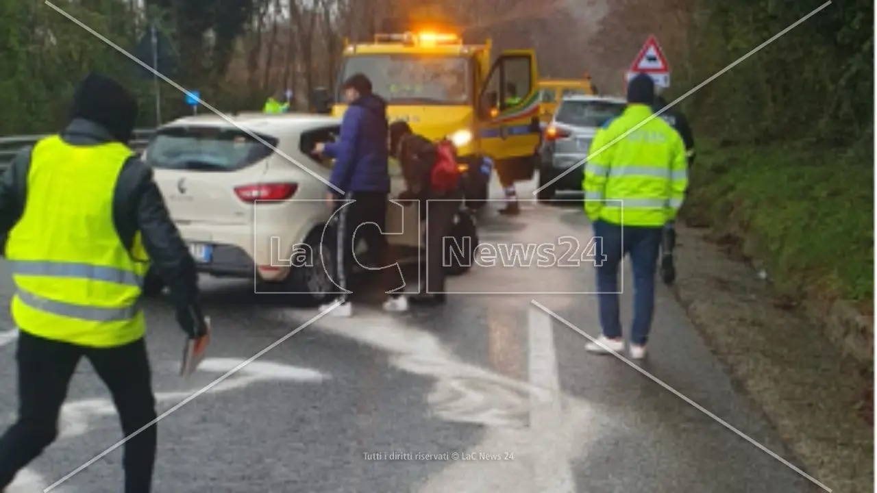 Riaperta al traffico al Statale 107 tra Paola e San Fili, era stata chiusa per un incidente tra due auto