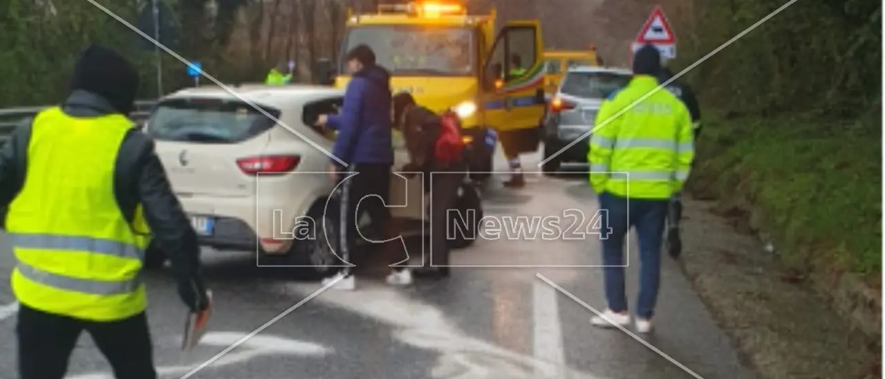 Riaperta al traffico al Statale 107 tra Paola e San Fili, era stata chiusa per un incidente tra due auto