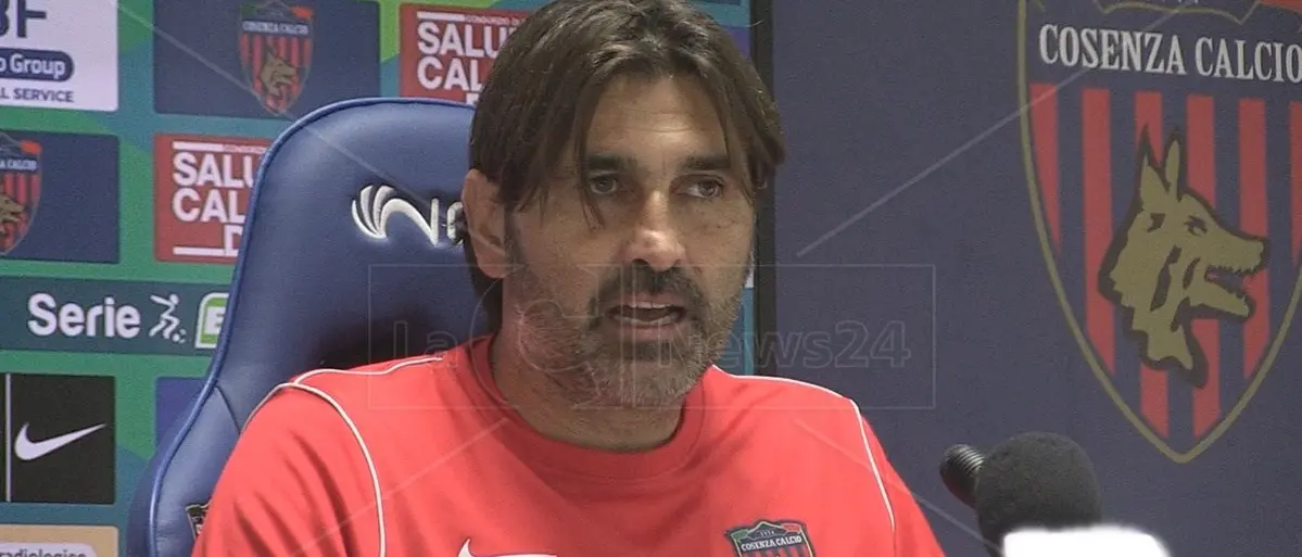 Verso Cagliari-Cosenza, mister Viali chiede mentalità: «Serve cinismo nel fare gol»