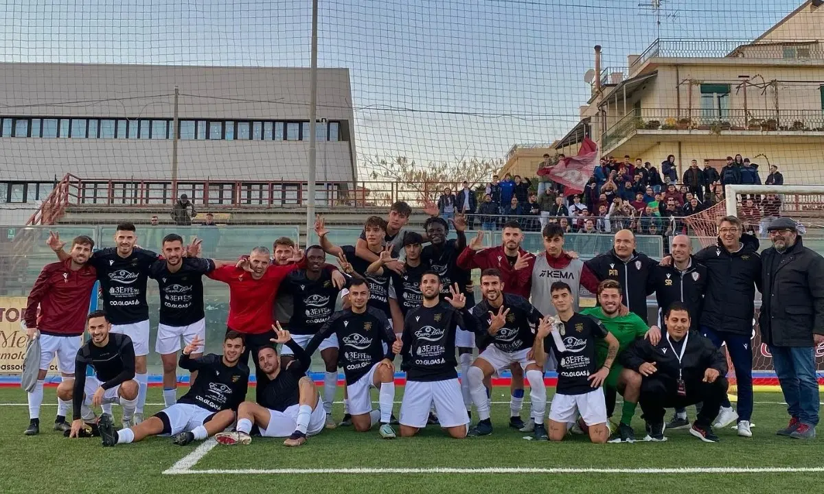 La Serie D alla sosta nel segno del Locri, autentica rivelazione del campionato