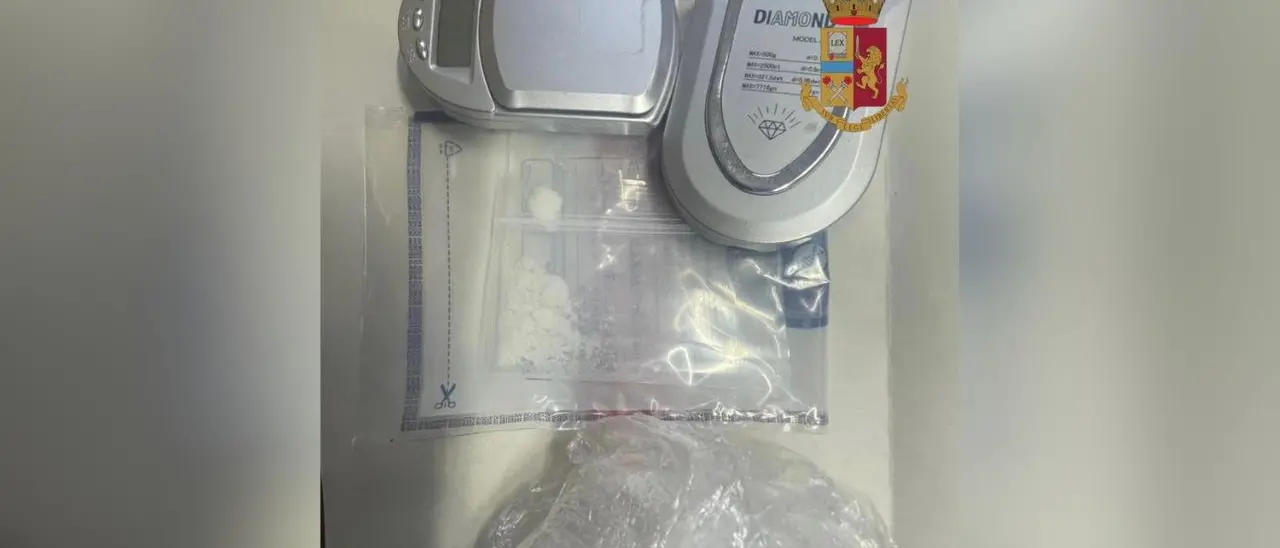 Controlli a tappeto della Polizia nel Vibonese: scovata una base di spaccio