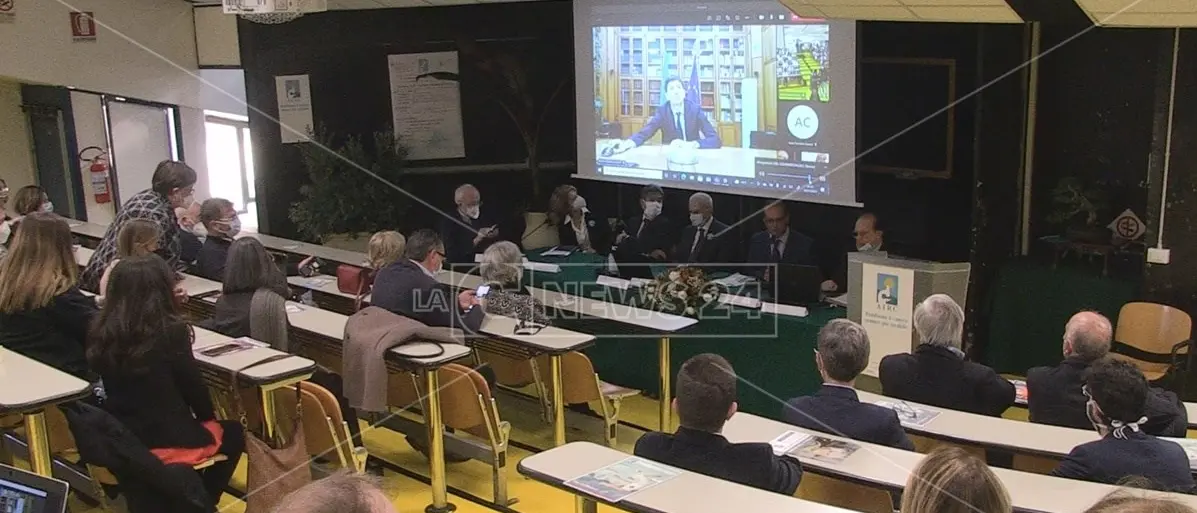 Medici cubani in Calabria, l’Unical: «Dal 2 gennaio corsi intensivi di italiano, subito dopo in corsia»