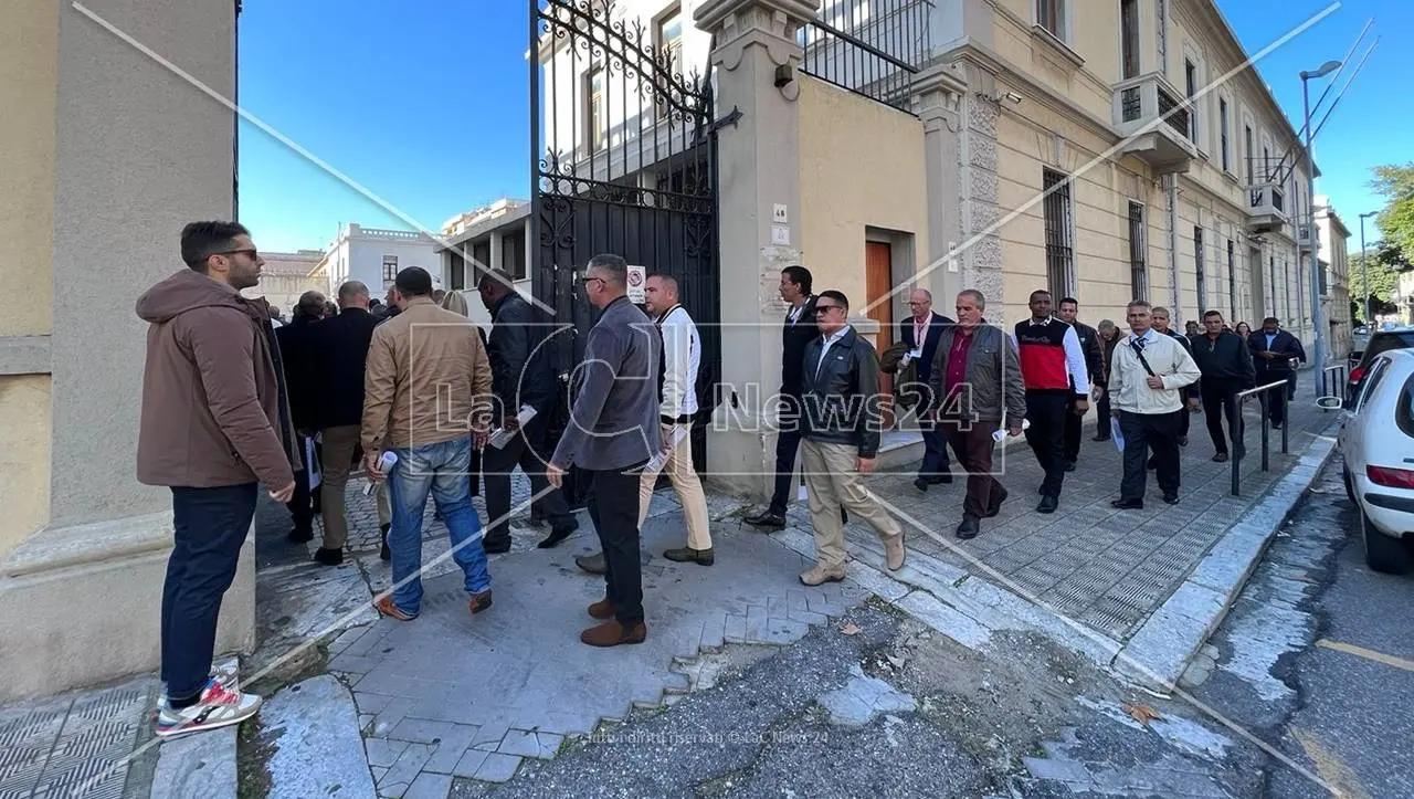 In Prefettura a Reggio Calabria i 50 medici cubani, attesa domani l’ambasciatrice Averhoff