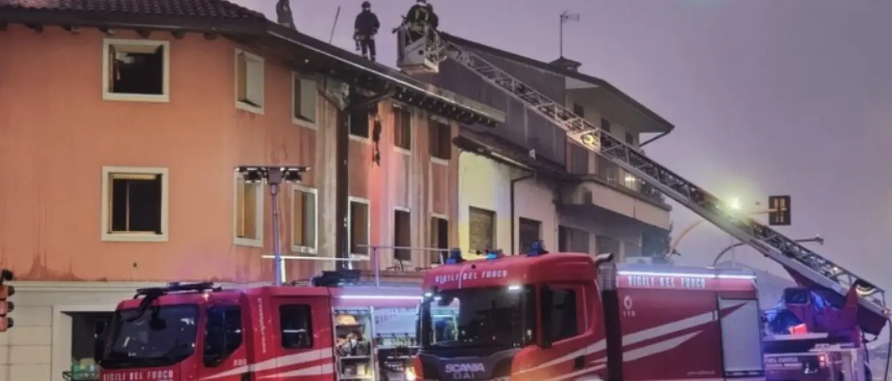 Scoppia un incendio in una comunità per ragazzi in Friuli: muore un 17enne