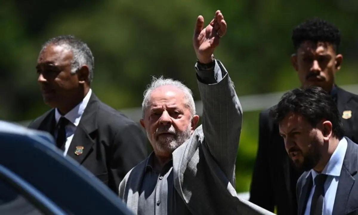 Brasile, Lula ha giurato come nuovo presidente: è il suo terzo mandato