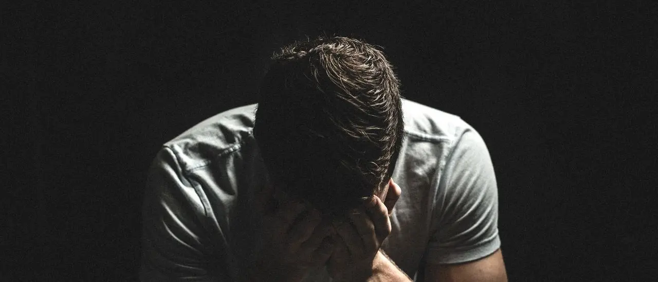 Il giovane “picchiatore” di Castrolibero vuole cambiare, ma la burocrazia ostacola la sua redenzione