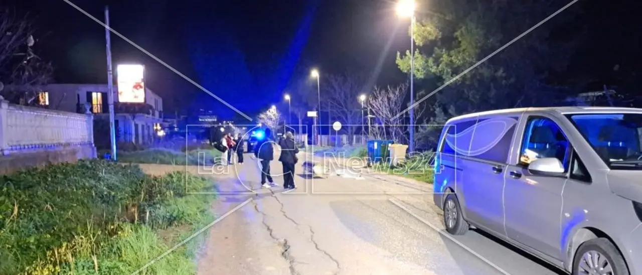 Giovane investito e ucciso da pirata della strada a Corigliano Rossano: indagano i carabinieri