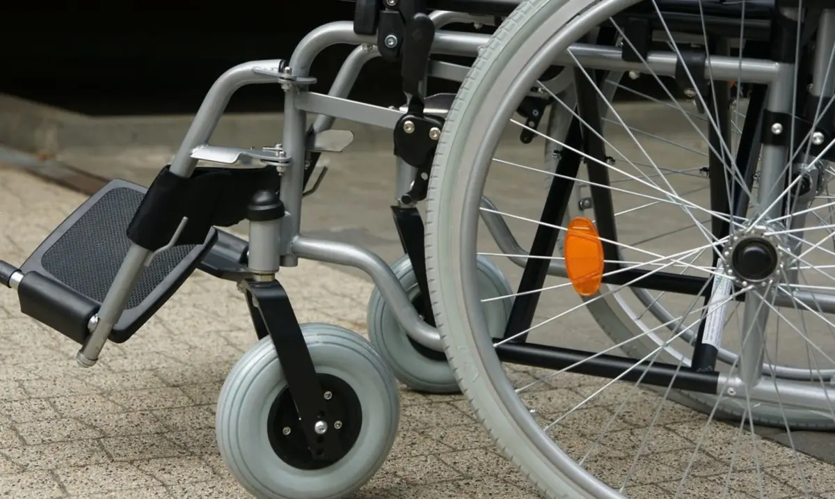 Disabili ricoverati in una casa di cura abusiva e priva di sanitari: scatta il sequestro