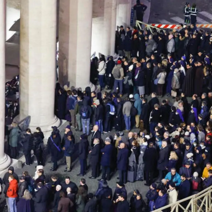 Piazza San Pietro blindata per i funerali di Benedetto XVI: si prospetta un afflusso di oltre 100mila persone