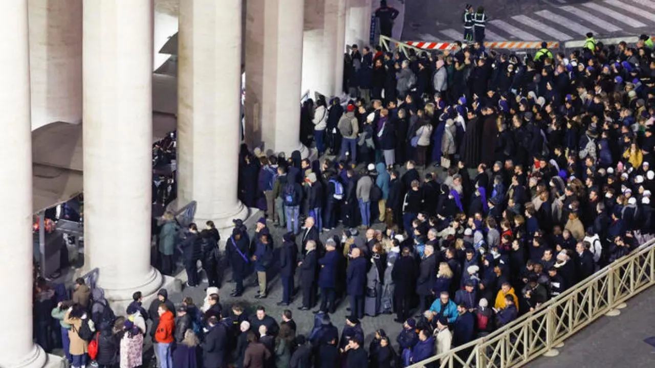 Piazza San Pietro blindata per i funerali di Benedetto XVI: si prospetta un afflusso di oltre 100mila persone