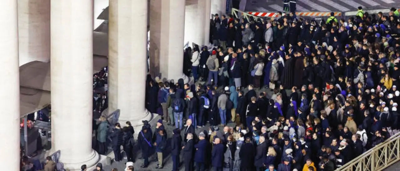 Piazza San Pietro blindata per i funerali di Benedetto XVI: si prospetta un afflusso di oltre 100mila persone