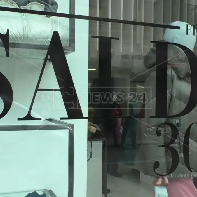 Saldi, partenza timida in Calabria ma per Confcommercio si spenderà il 10% in più rispetto all’anno scorso