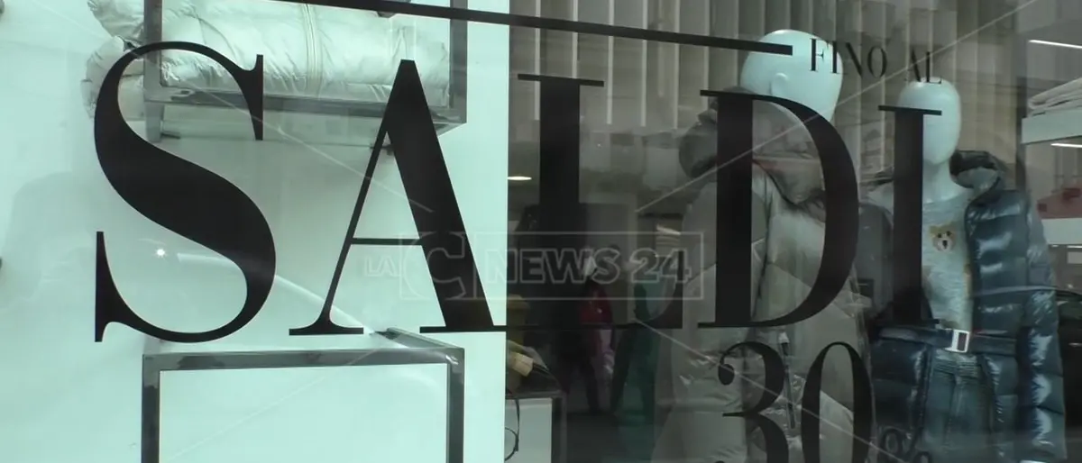 Saldi, partenza timida in Calabria ma per Confcommercio si spenderà il 10% in più rispetto all’anno scorso