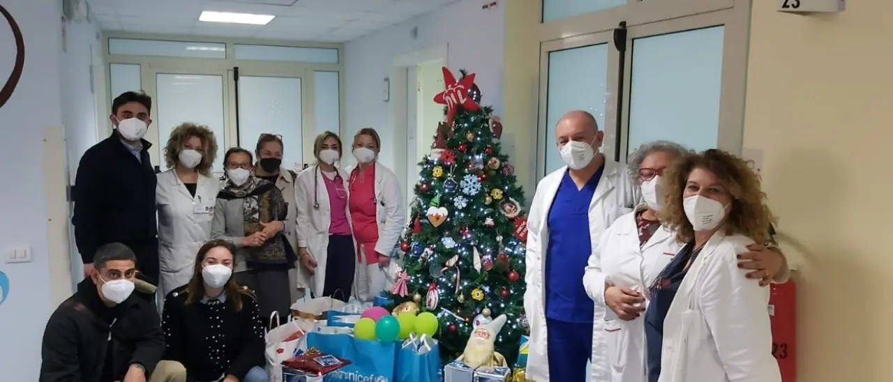 Doni e sorrisi per i bimbi ricoverati all’ospedale di Reggio grazie alla generosità del Planetarium Pythagoras