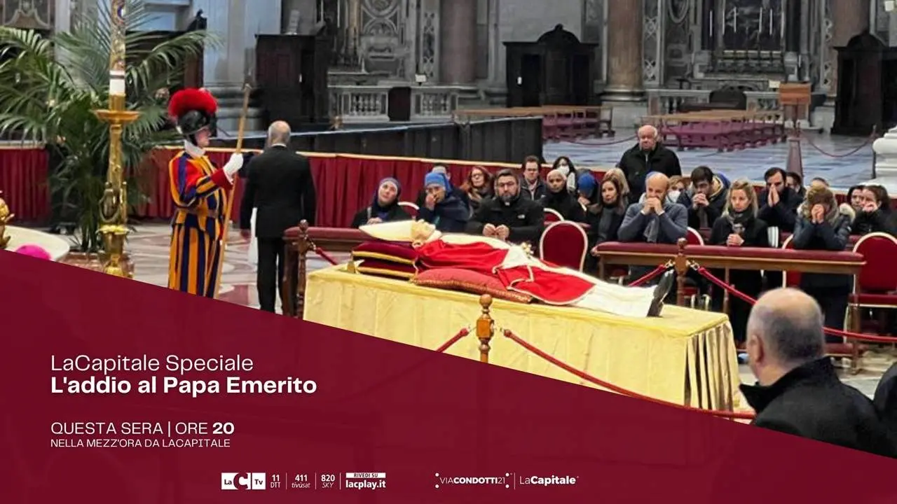 L’ultimo saluto a Benedetto XVI, il racconto questa sera su LaC Tv