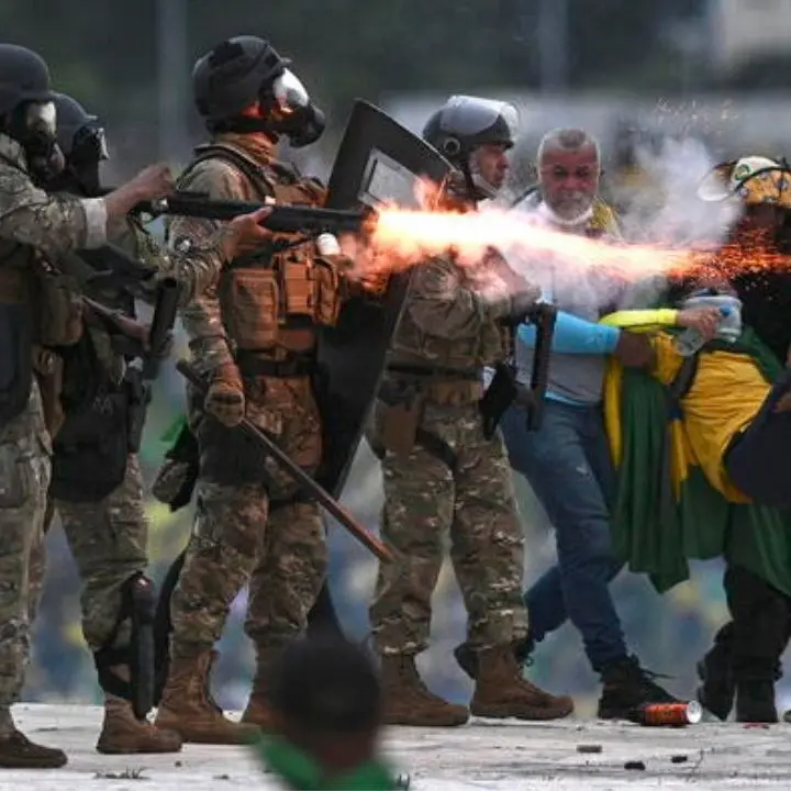 Brasile, oltre 400 arresti per l’assalto al Parlamento. Il presidente Lula: «Attacco vandalo e fascista»