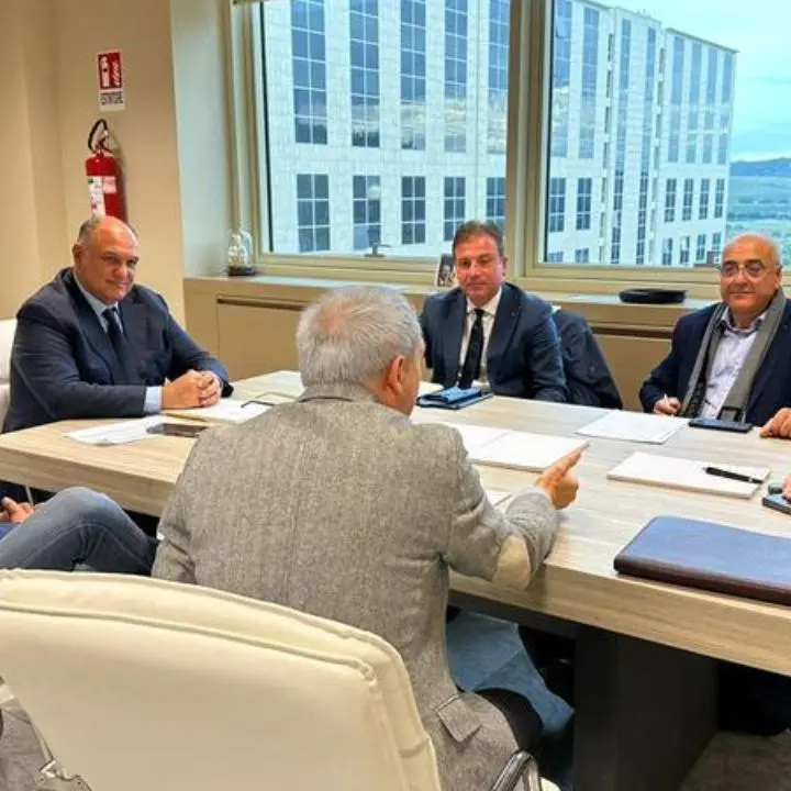 Regione, avviato tavolo con i sindacati: «Costruire insieme un Piano per il lavoro»