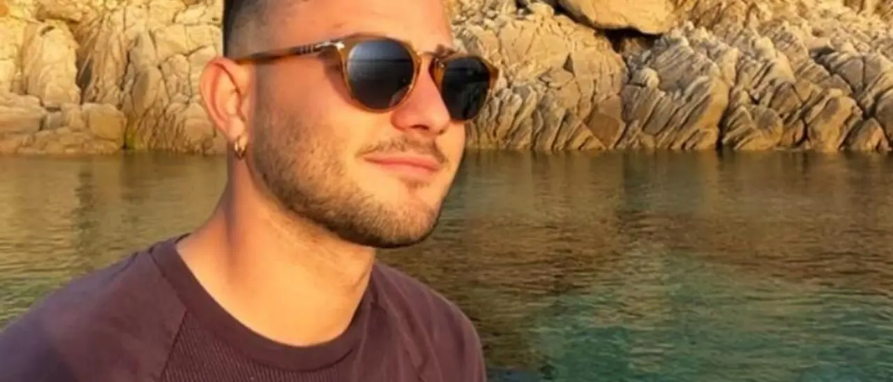 Tenta di salvare il cane ma precipita in un pozzo e muore a 20 anni