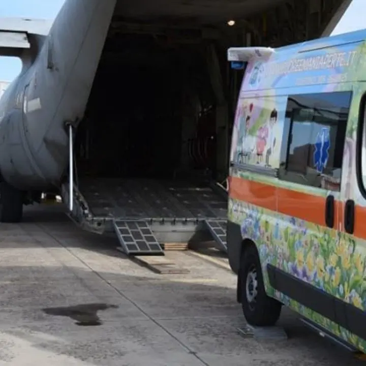 Neonata di quattro mesi in pericolo di vita trasferita con un volo d’urgenza da Lecce a Roma